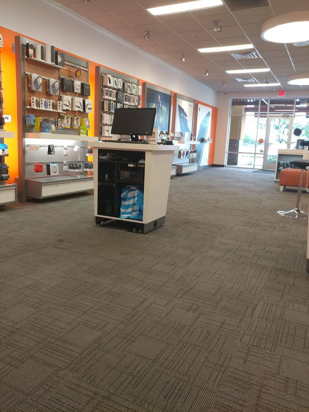 AT&T Store | 1570 E Tucson Marketplace Blvd Suite 120, Tucson, AZ 85713, USA | Phone: (520) 762-7461