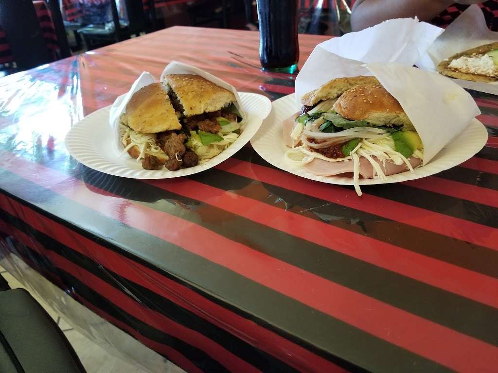 Cemitas Poblanas El Sapito | 3010 E 1st St, Los Angeles, CA 90063 | Phone: (323) 881-0428