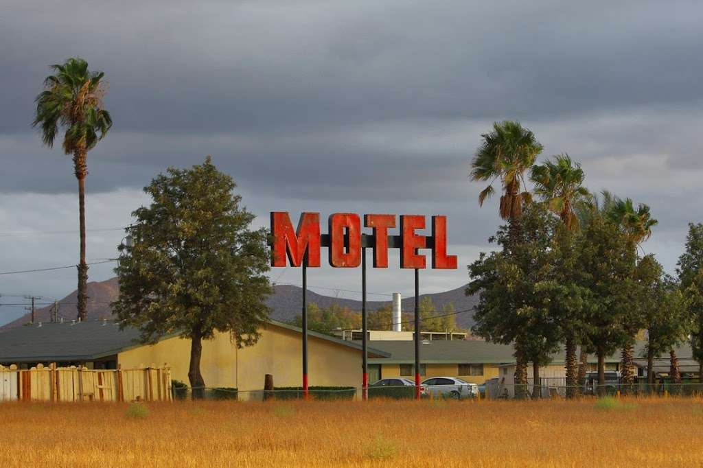 Sun Leisure Motel | 27350 CA-74, Sun City, CA 92585, USA | Phone: (951) 928-3717
