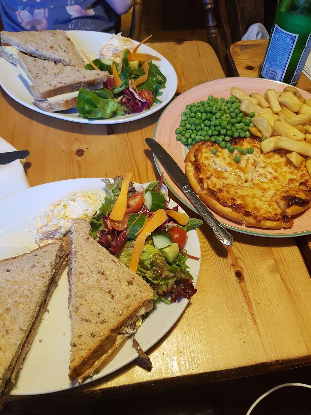 Lion & Lamb | Stortford Rd, Little Canfield, Dunmow CM6 1SW, UK | Phone: 01279 870257