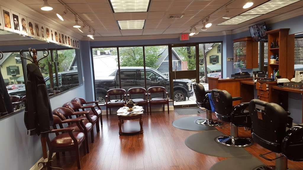 Vals elegant Barber shop | 8 Main St, Roslyn, NY 11576, USA | Phone: (516) 399-2220
