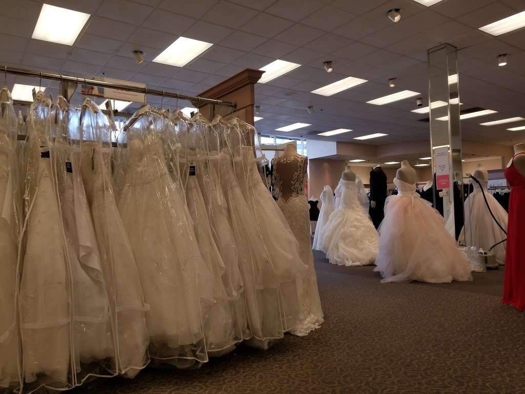 Davids Bridal | 2050 W Empire Ave, Burbank, CA 91504, USA | Phone: (818) 238-9001