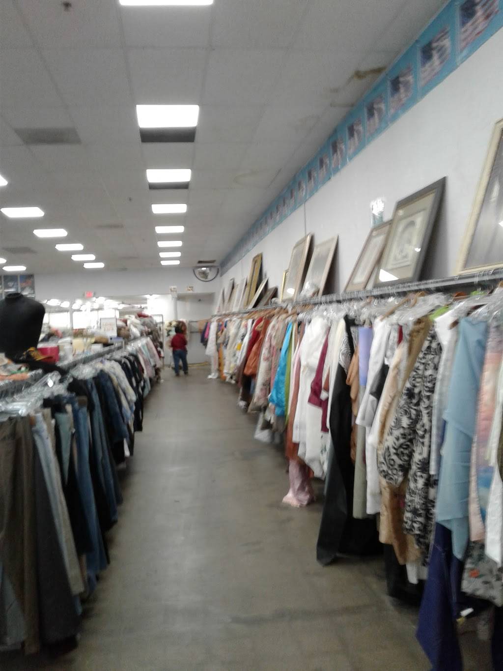 Veterans Thrift Stores | 1049 Elkelton Blvd, Spring Valley, CA 91977, USA | Phone: (619) 337-9244