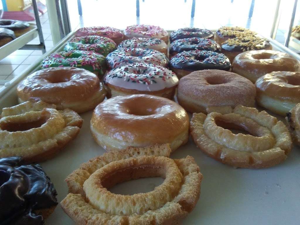 USA Donuts & Croissants | 10255 Colima Rd # A, Whittier, CA 90603, USA | Phone: (562) 941-0422