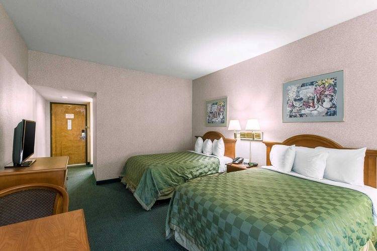 VICTORIAS INN???? | 2000 Ostrems Way, San Bernardino, CA 92407, USA | Phone: (909) 880-8425