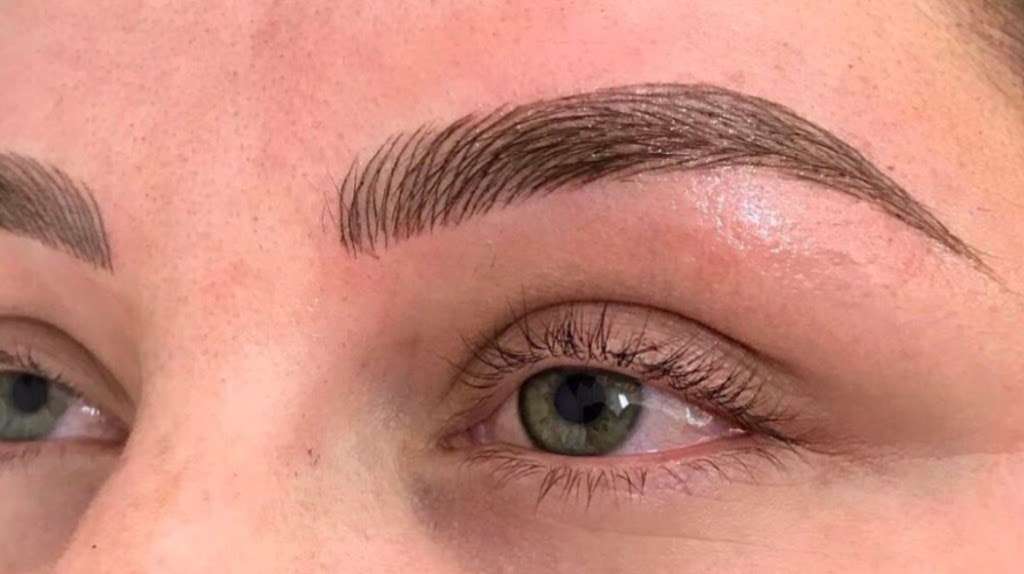 Strings Eyebrows Microblading and Lash Bar | 2805 Business Center Drive Inside HEB PLUS grocery store by the pharmacy Door We Are Not Nail Shop, Pearland, TX 77584, USA | Phone: (832) 576-2119