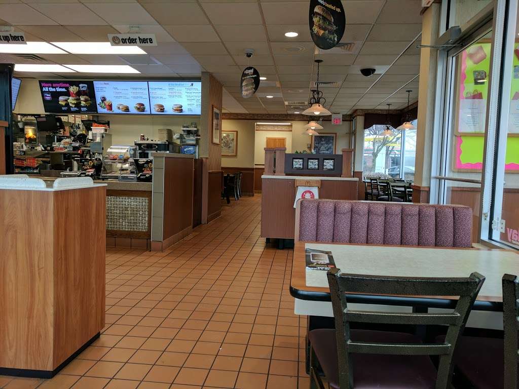 McDonalds | 100 N McLean Blvd, South Elgin, IL 60177, USA | Phone: (847) 931-9966