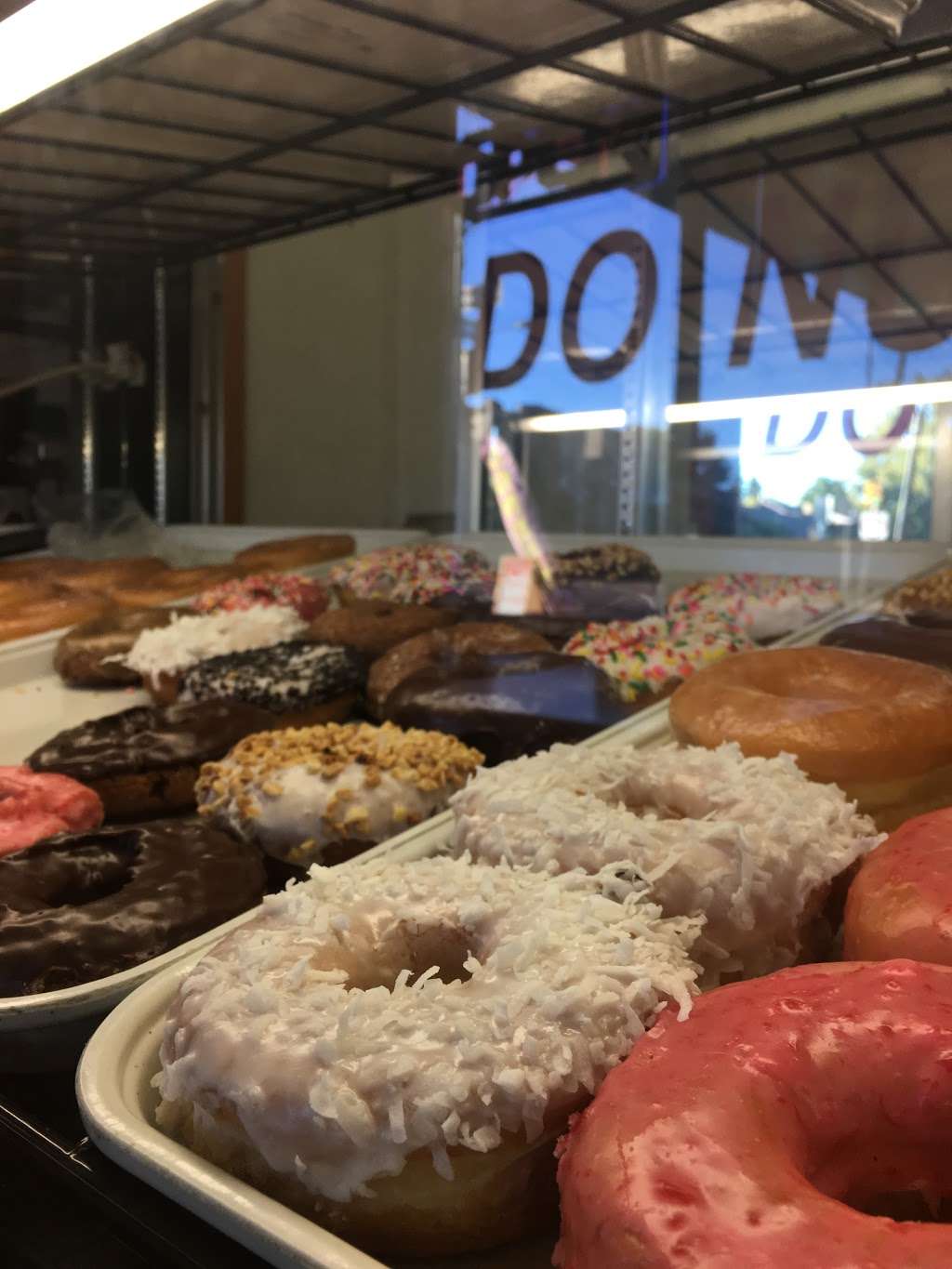 PF Donut Shop | 2855 York St, Denver, CO 80205, USA | Phone: (303) 296-3226