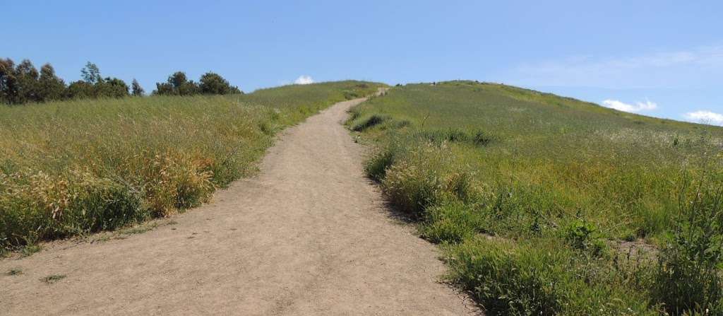 Turtle Rock Trail | Via Novella, Irvine, CA 92603, USA