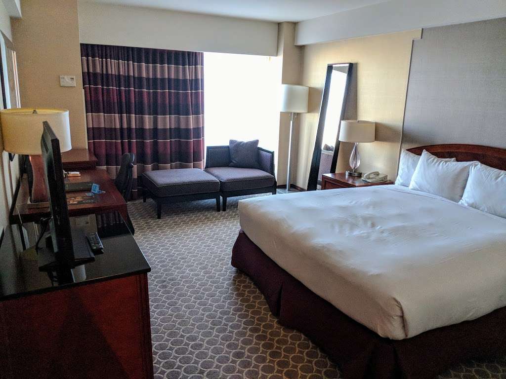 Hilton Boston Logan Airport | 1 Hotel Dr, Boston, MA 02128, USA | Phone: (617) 568-6700