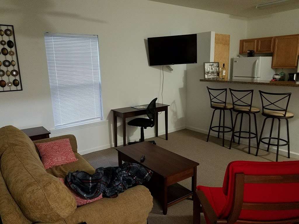 Home Away From Home, Fully-Equipped, 5min downtown | 1621 Broadway St Apt A, Indianapolis, IN 46202, USA