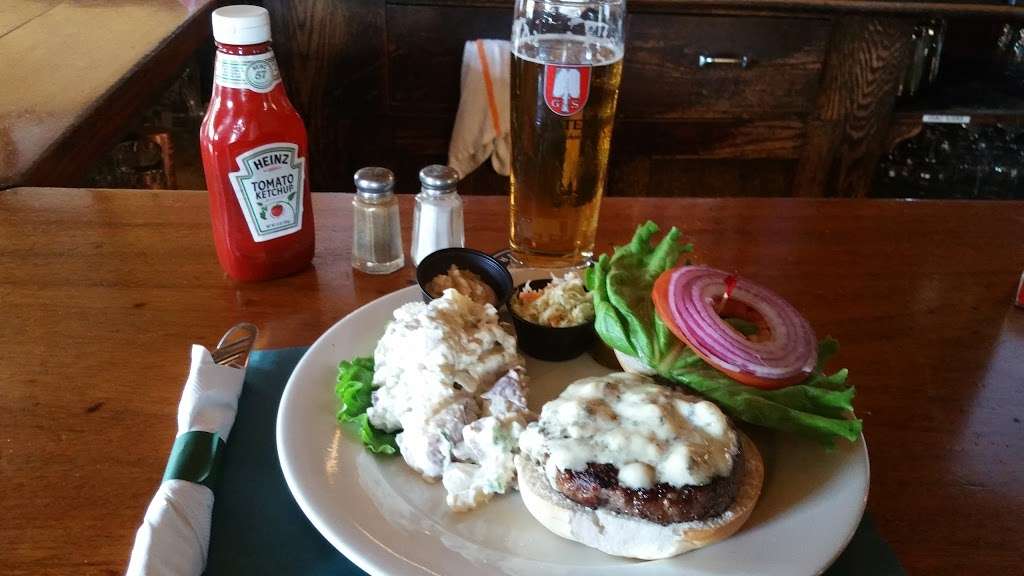 Gardenville Hotel | 4726 Durham Rd, Pipersville, PA 18947, USA | Phone: (215) 766-7733