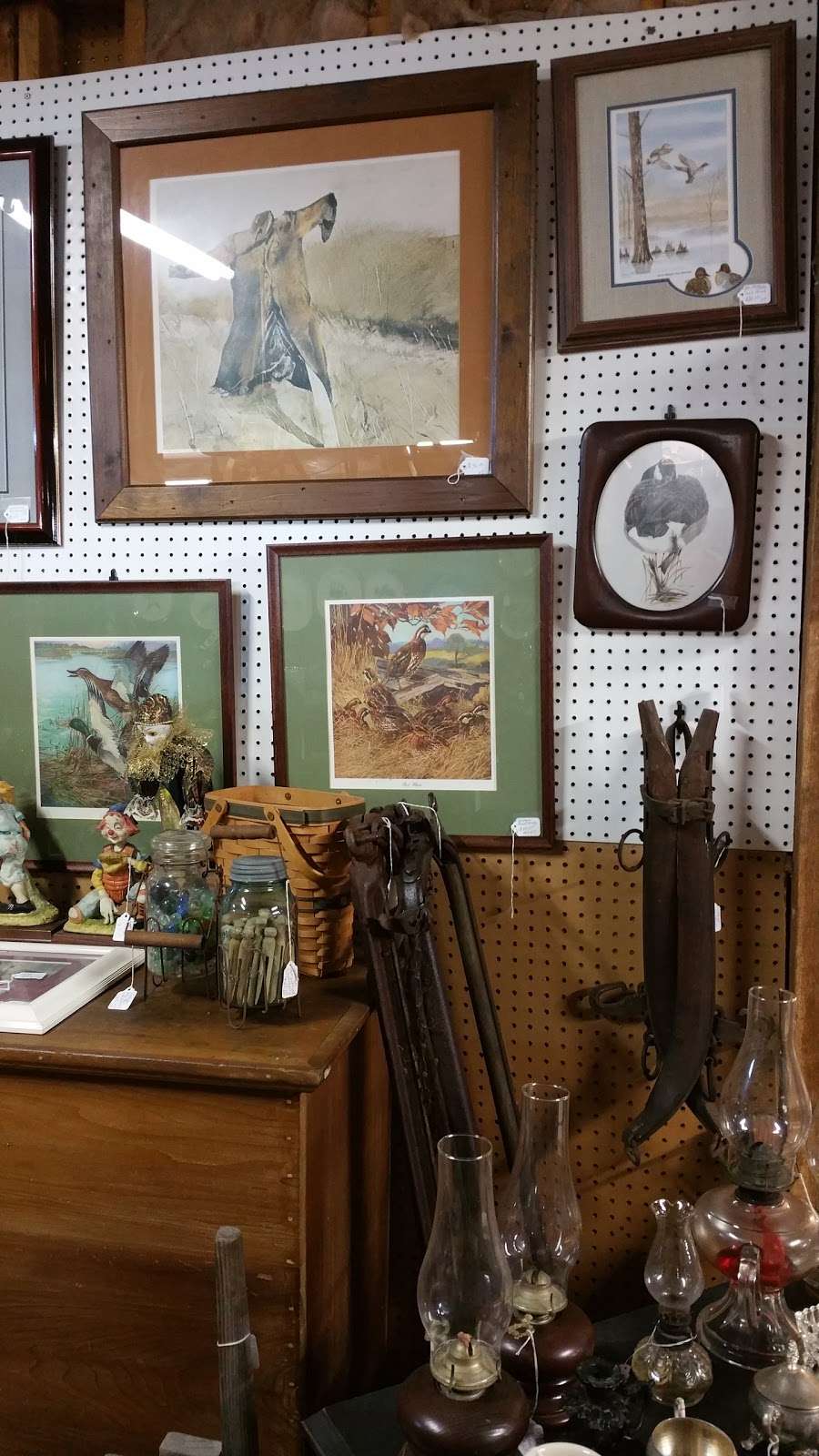 Marketplace Antiques & Collectibles LLC | 12440 Sussex Hwy, Greenwood, DE 19950, USA | Phone: (302) 349-5400