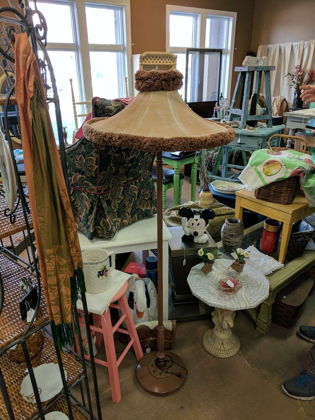 The Parkville Antique Mall | 173 English Landing Dr, Parkville, MO 64152, USA | Phone: (816) 741-6255