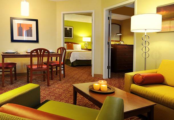 TownePlace Suites by Marriott Fort Worth Southwest/TCU Area | 4200 International Plaza, Fort Worth, TX 76109, USA | Phone: (817) 732-2224
