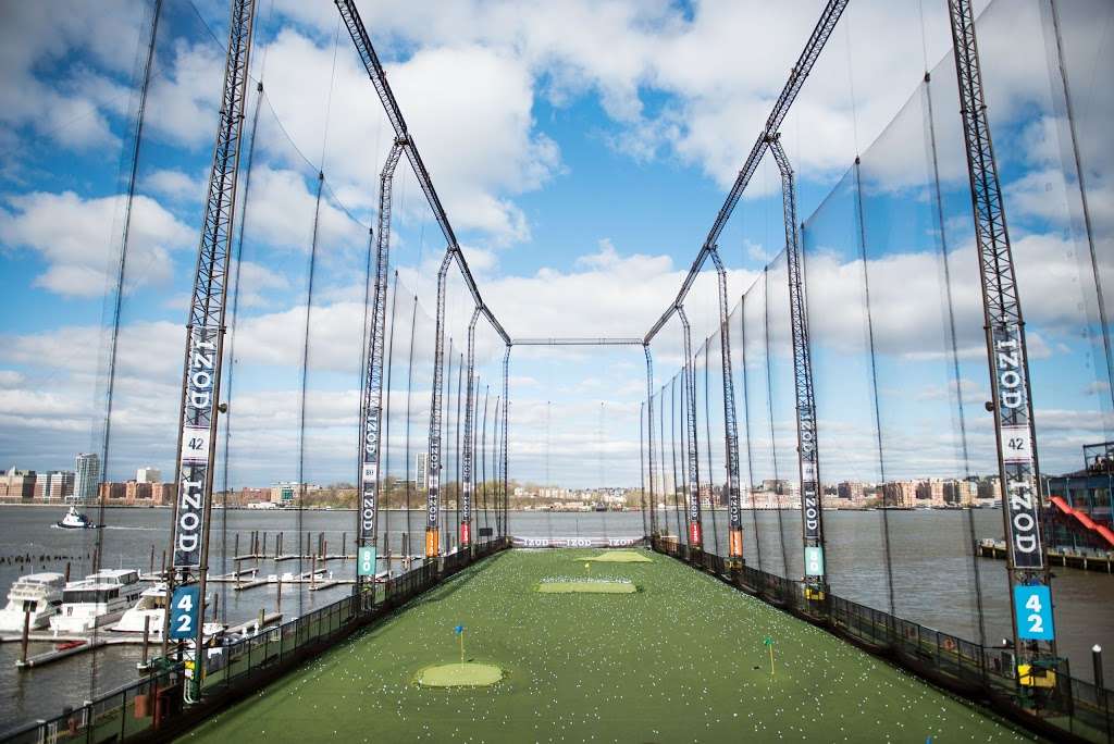 The Golf Club at Chelsea Piers | 59 Chelsea Piers, New York, NY 10011 | Phone: (212) 336-6400