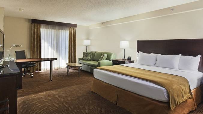 DoubleTree by Hilton Hotel Sacramento | 2001 Point W Way, Sacramento, CA 95815, USA | Phone: (916) 929-8855