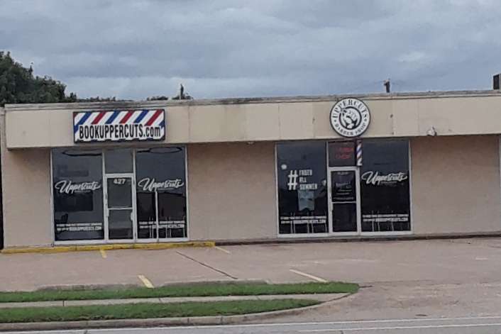 Uppercuts Barbershop | 429 W Pioneer Pkwy, Grand Prairie, TX 75051, USA | Phone: (972) 642-1145