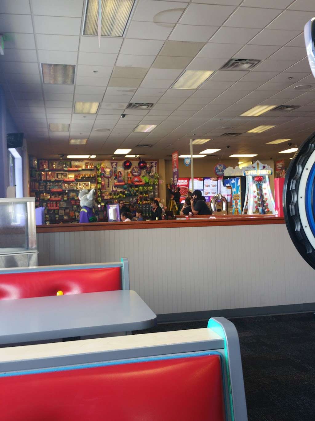 Chuck E. Cheeses | 16920 Prairie Ave, Torrance, CA 90504, USA | Phone: (310) 542-7779