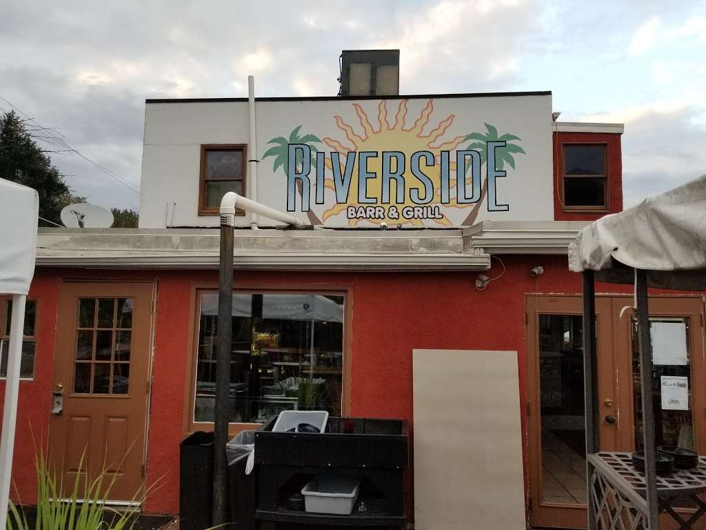 Riverside Barr and Grill | 5801 South Delaware Drive, Easton, PA 18040, USA | Phone: (610) 258-1008