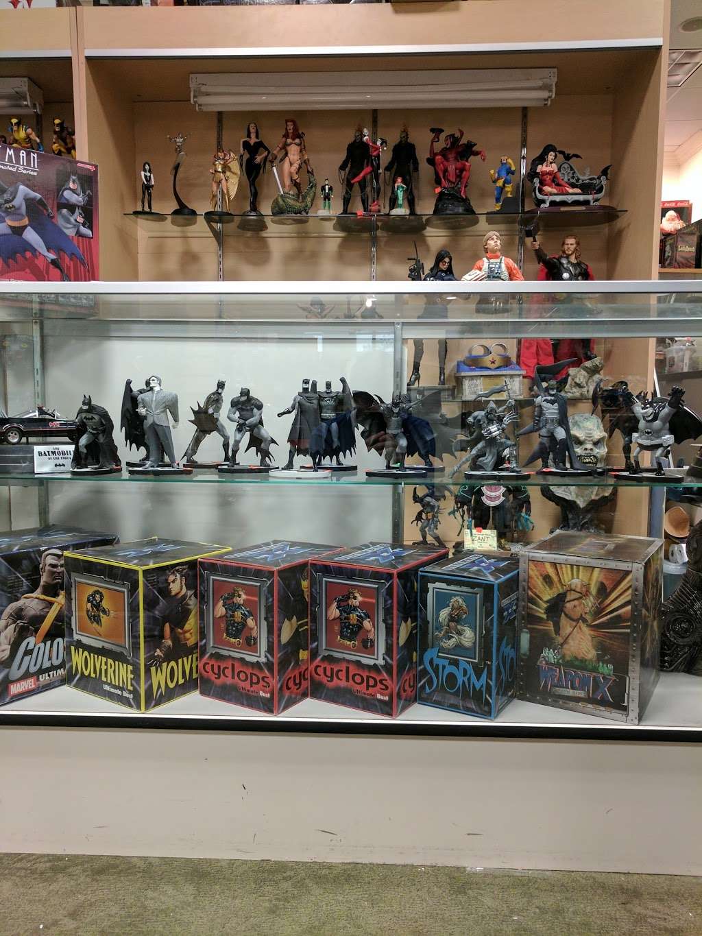 Dream World Collectibles | 1555 Simi Town Center Way #165, Simi Valley, CA 93065 | Phone: (805) 581-0409