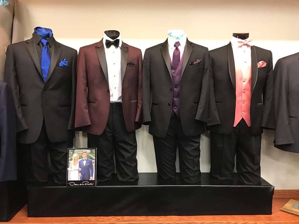 Roberts Tuxedos | 125-1 US-46, Totowa, NJ 07512, USA | Phone: (973) 256-3849