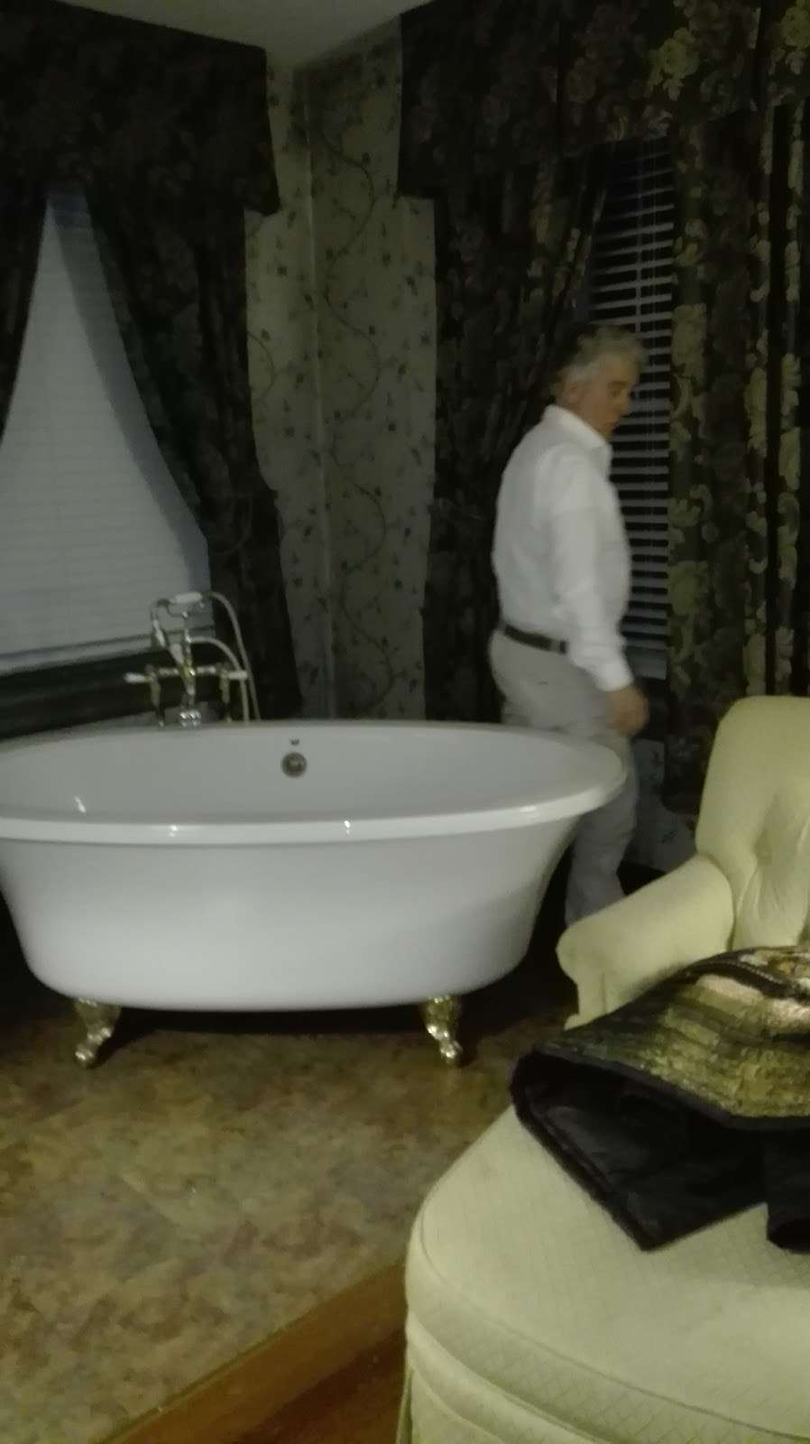 Cameron Estate Inn & Restaurant | 1855 Mansion Ln, Mount Joy, PA 17552, USA | Phone: (717) 492-0111