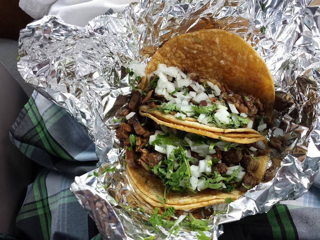 Taqueria Arandas Food Truck | 2705 South 13th Street #2701, Milwaukee, WI 53215, USA | Phone: (414) 837-7591