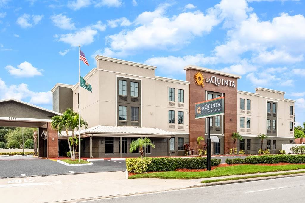 La Quinta Inn & Suites by Wyndham St. Petersburg Northeast | 6638 4th St N, St. Petersburg, FL 33702, USA | Phone: (727) 525-1800