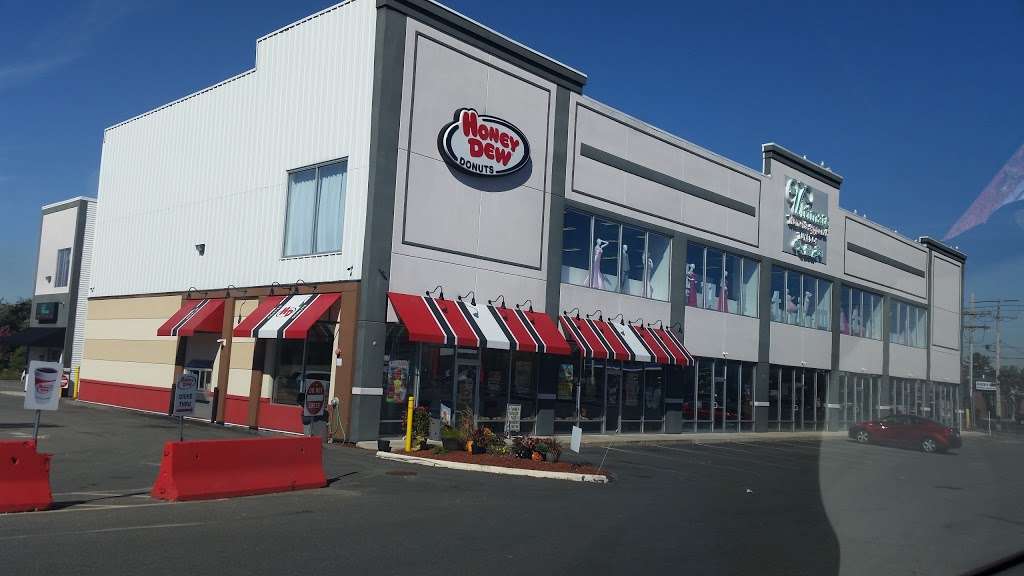 Honey Dew Donuts | 130 Newbury St, Peabody, MA 01960, USA | Phone: (978) 826-5606