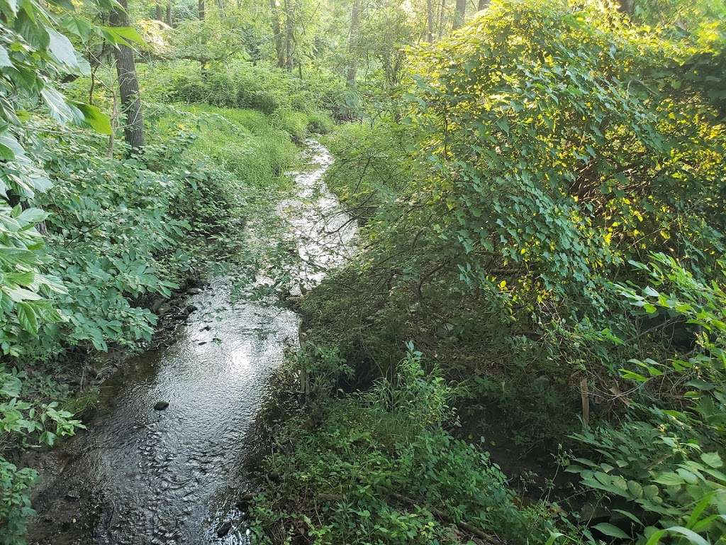 Muddy Branch Greenway Trail trailhead | 15332 American Way, North Potomac, MD 20878