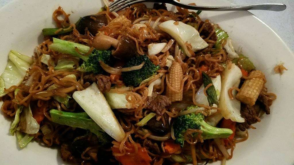 Nopgow Thai Chinese Restaurant | 2551 E Ave S k, Palmdale, CA 93550, USA | Phone: (661) 538-0590
