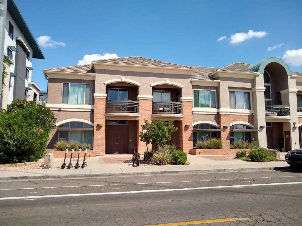 Regatta Pointe Condominiums | 425 W Rio Salado Pkwy, Tempe, AZ 85281, USA | Phone: (480) 893-0044