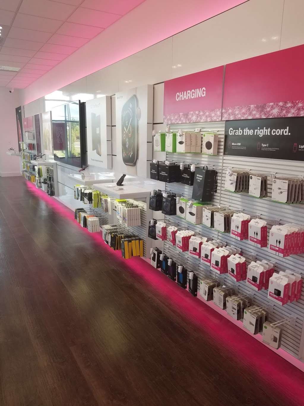 T-Mobile | 43392 US-27, Davenport, FL 33837, USA | Phone: (863) 866-0700