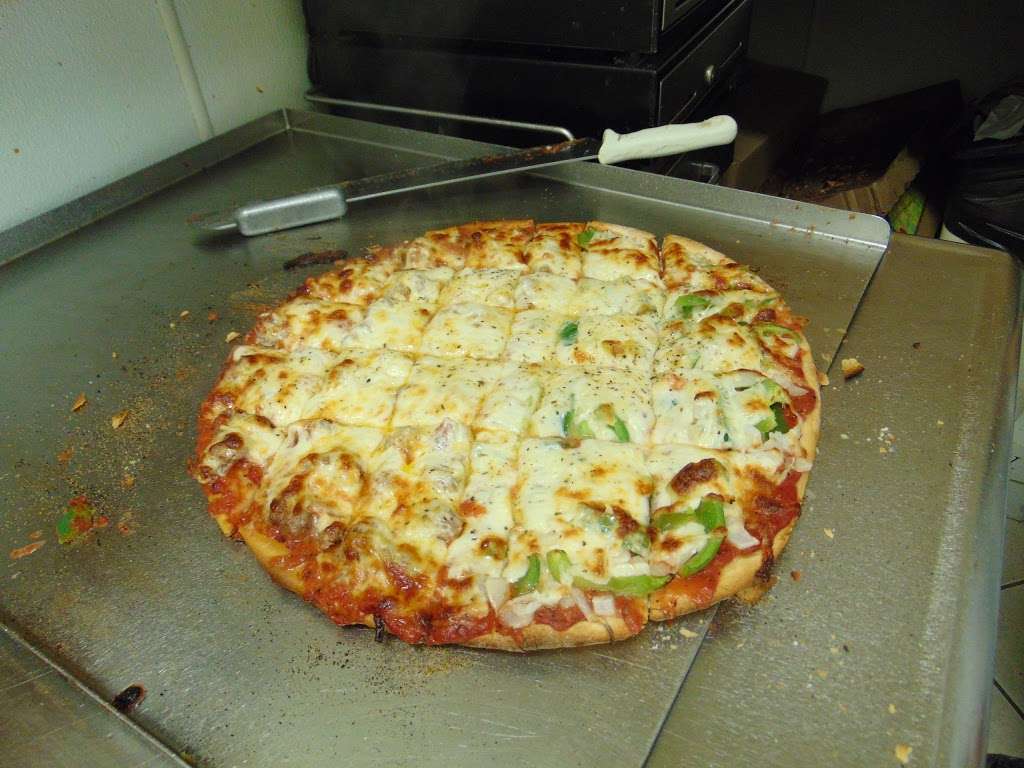 Little Franks Pizzeria | 6355 W 79th St, Burbank, IL 60459, USA | Phone: (708) 598-8660