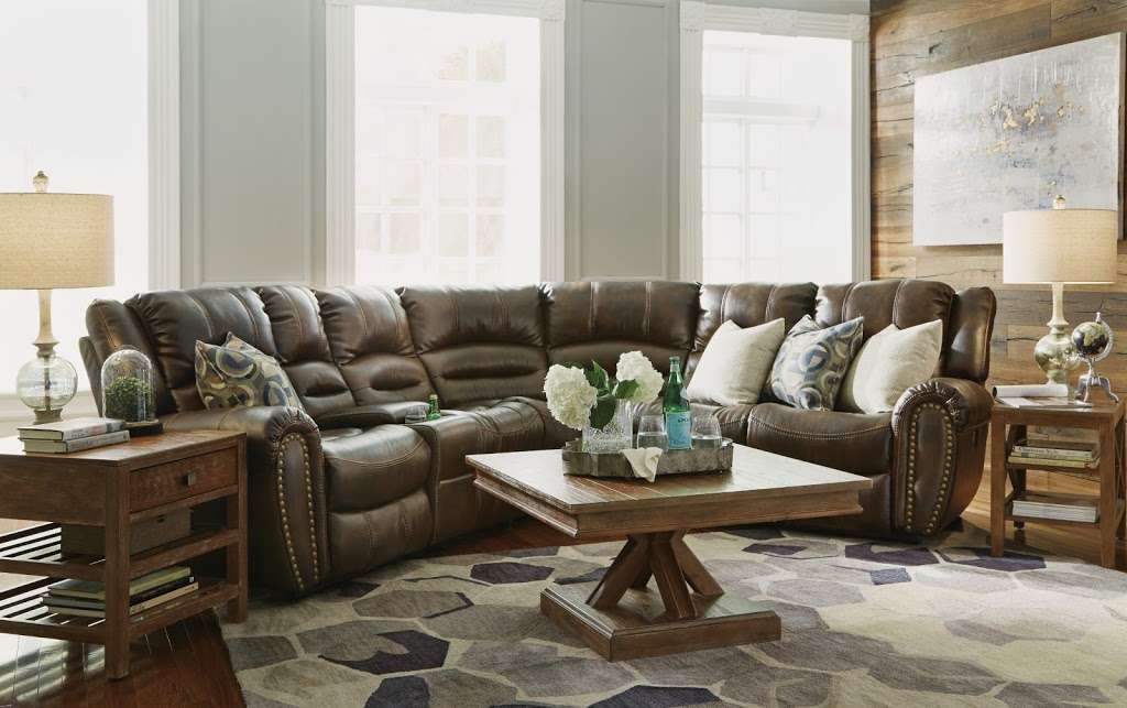 Groens Fine Furniture | 208 Matteson St, Dyer, IN 46311, USA | Phone: (219) 865-6585