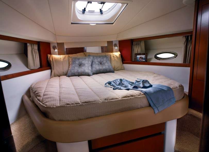 Pinnacle Yachts - Burnham Harbor | 1559 S Lake Shore Dr, Chicago, IL 60605, USA | Phone: (312) 896-0777