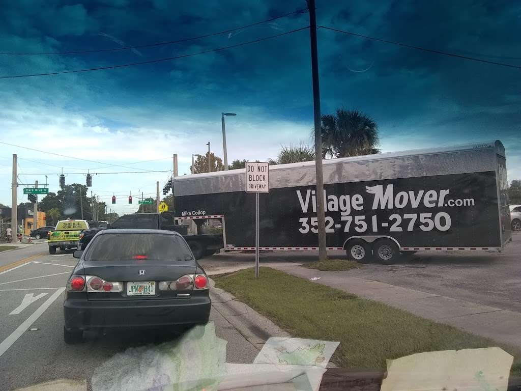 Village Mover | 611 N Dixie Ave, Fruitland Park, FL 34731, USA | Phone: (352) 751-2750