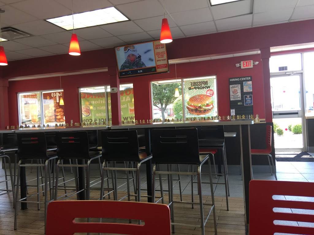Burger King | 915 E Lewis and Clark Pkwy, Clarksville, IN 47129, USA | Phone: (812) 282-2464