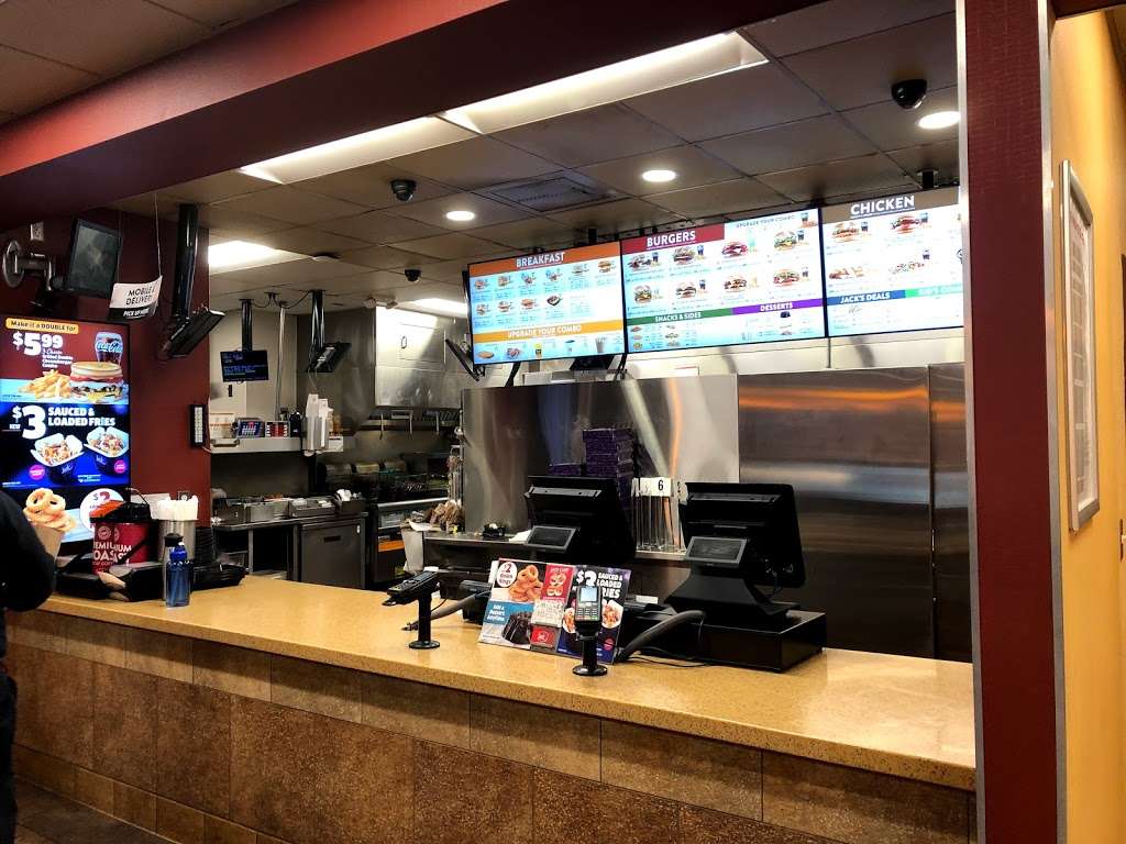 Jack in the Box | 1050 W E El Norte Pkwy, Escondido, CA 92026, USA | Phone: (760) 233-2070