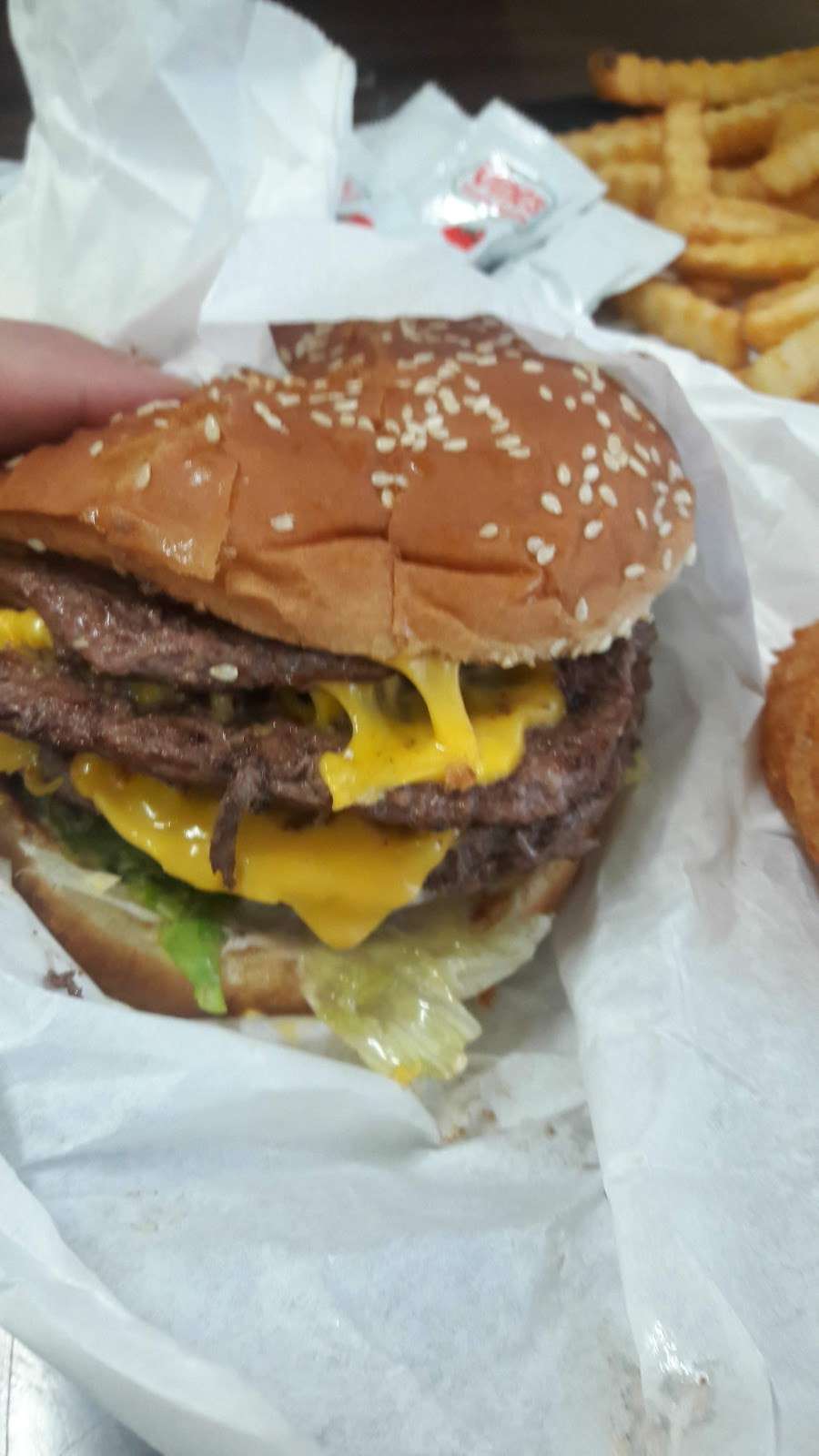 Casa Burger Drive-In | 301 Bear Mountain Blvd, Arvin, CA 93203, USA | Phone: (661) 854-5523