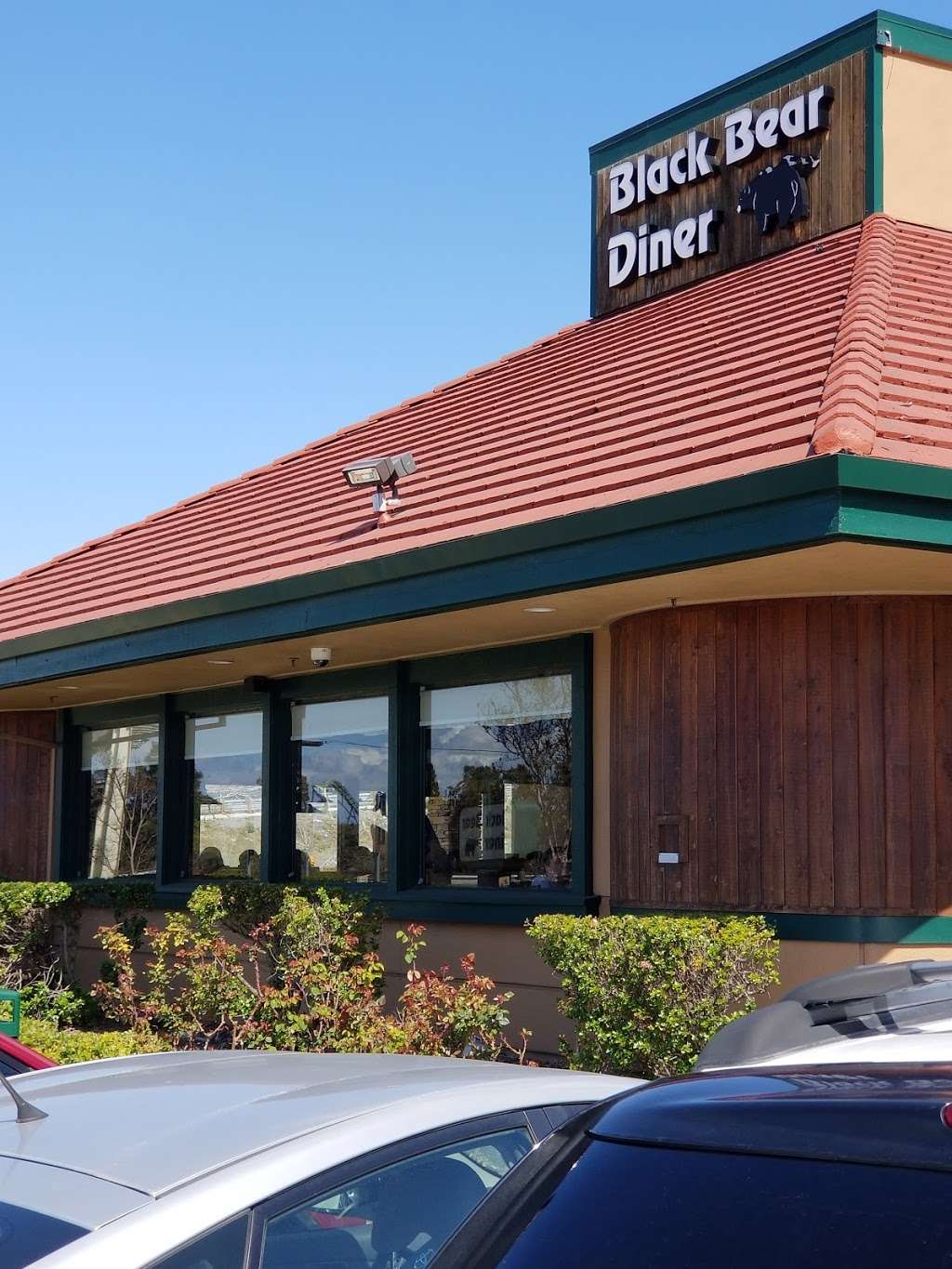 Vallejo Black Bear Diner | Gateway Plaza, 980 Admiral Callaghan Ln, Vallejo, CA 94591, USA | Phone: (707) 552-1300