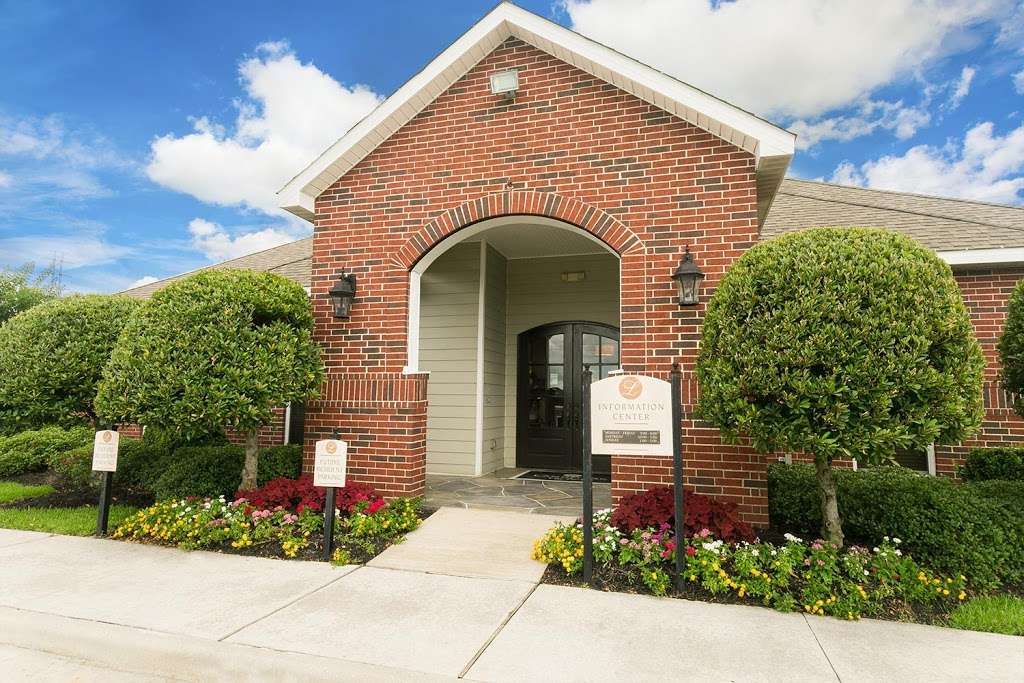 Landmark at City Park Apartments | 2201 W Orem Dr, Houston, TX 77047 | Phone: (281) 916-5538