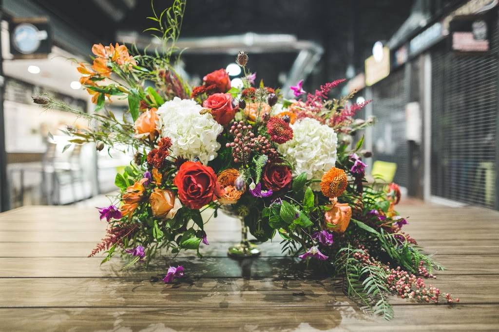 Charming Flower Shop | 901 Main St, Dallas, TX 75202, USA | Phone: (214) 752-4276