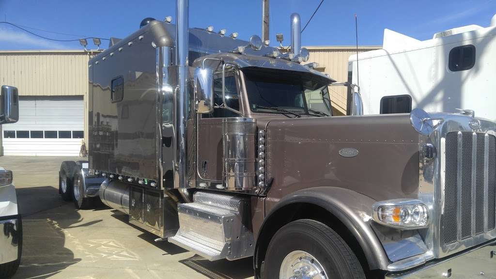 Dallas Peterbilt | 515 N Walton Walker Service Rd W, Irving, TX 75061 | Phone: (800) 256-7383