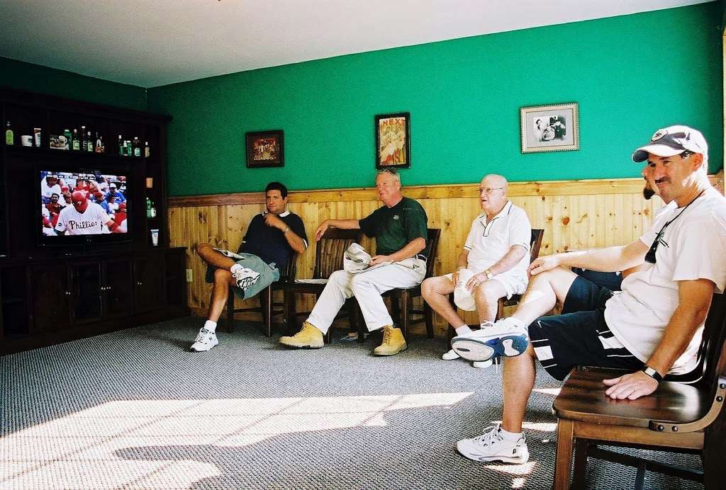 Smithville Barber Shoppe | 615 East Moss Mill Road Next To Back Of Train Ride, 4806, Galloway, NJ 08205, USA | Phone: (609) 652-2442