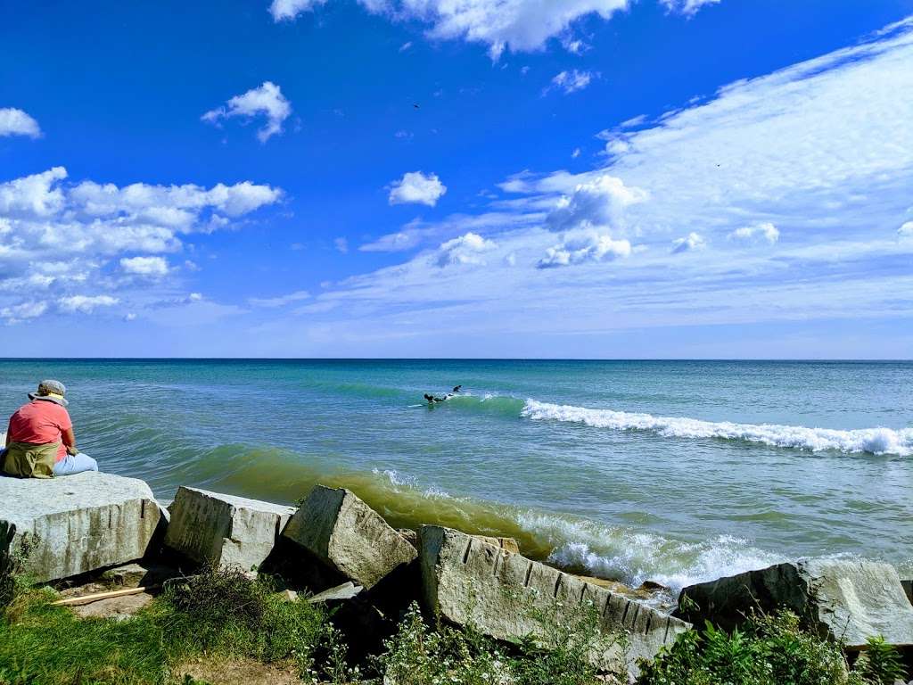 Bradford Beach | 2400 N Lincoln Memorial Dr, Milwaukee, WI 53211, USA | Phone: (414) 257-7275