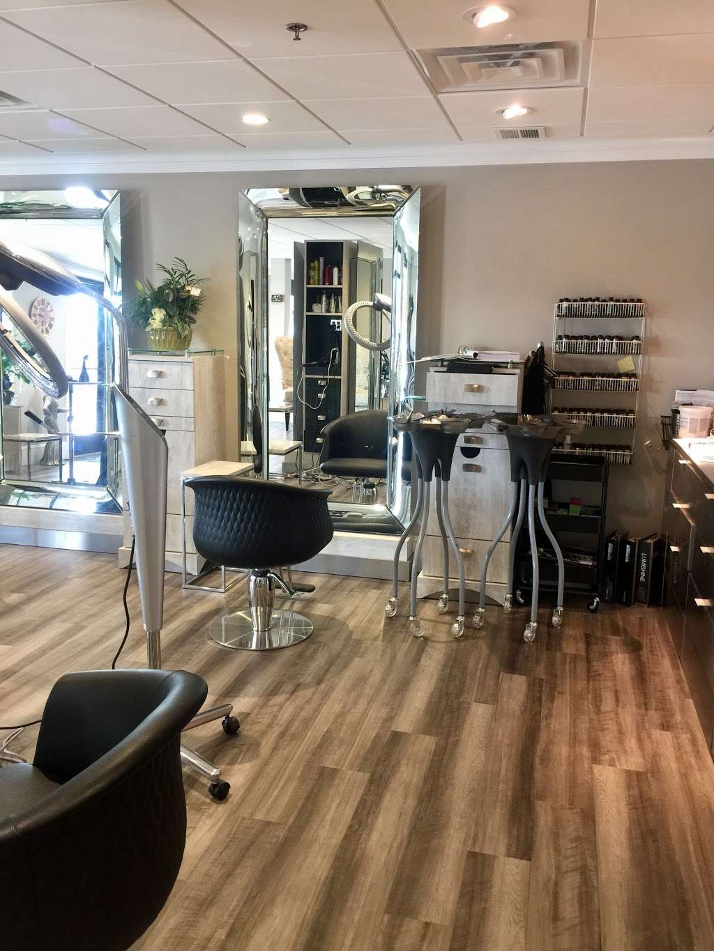 Salon At Stonecroft | 431 Country Club Way, Kingston, MA 02364 | Phone: (781) 936-3988