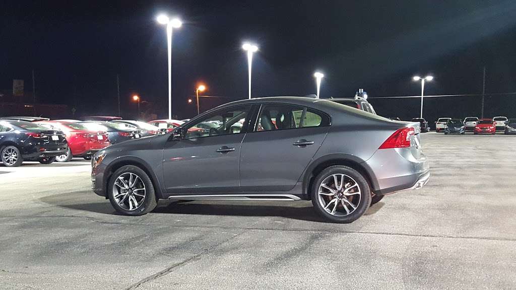 Volvo of Bloomington | 3225 S Walnut St, Bloomington, IN 47401 | Phone: (812) 339-1161