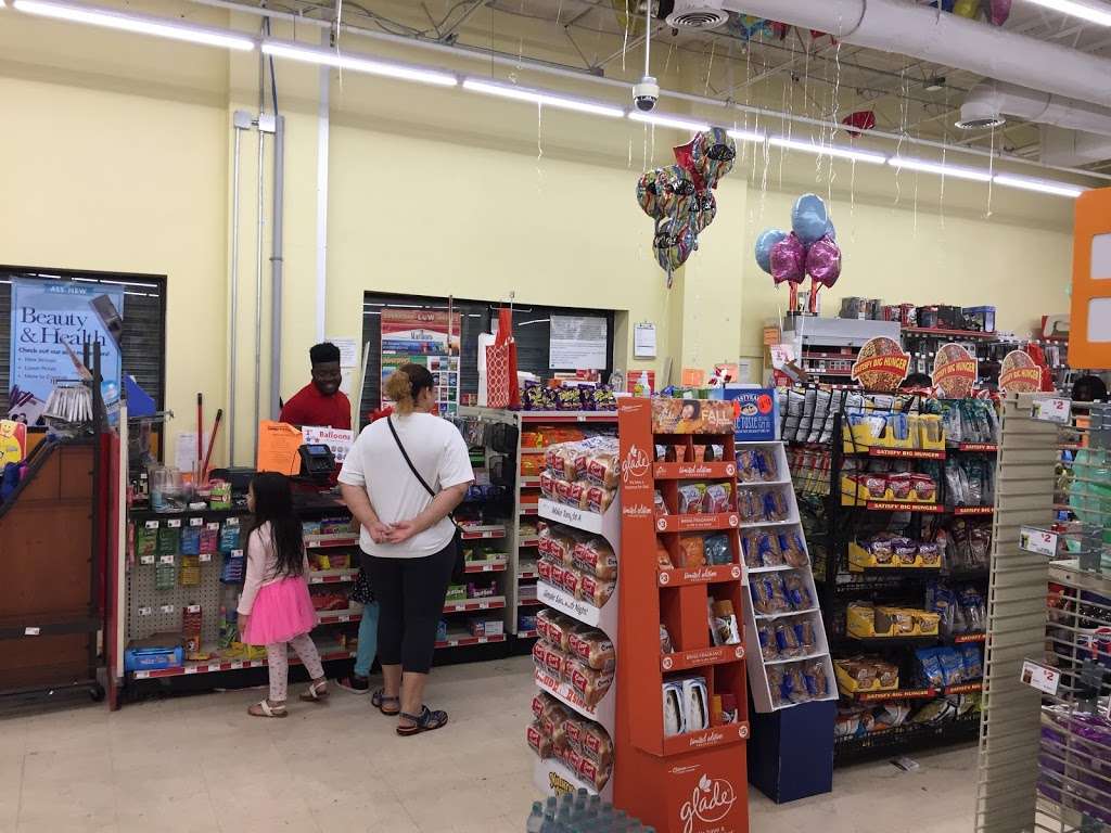 Family Dollar | 5515 Kenilworth Ave, Riverdale Park, MD 20737, USA | Phone: (301) 403-0490